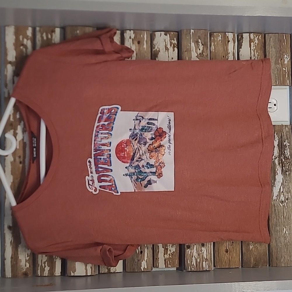 Womens Sz.Sm Shein Brand Graphic T-Shirt